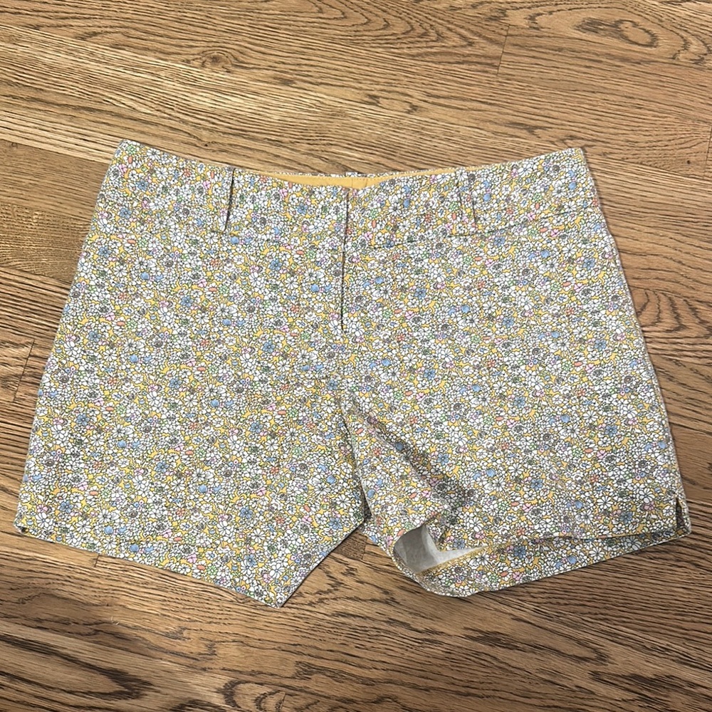 The Limited Floral Patterned women’s dress Shorts size 8